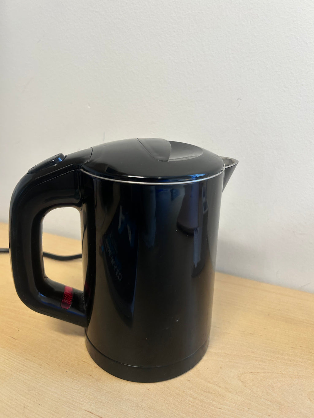Borosil Electric Kettle – Sleek Black Quick-Boil Kettle